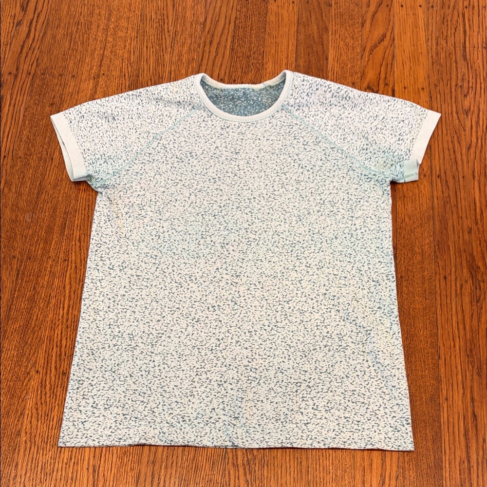 Athleta Girl Dream Crazy Big Blue Speckled Workout Tee – XL girls/ women’s XS